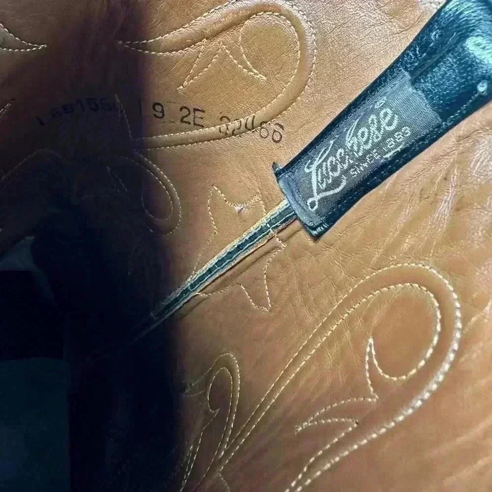 Lucchese Baker Cowhide Black Medium Round Toe 9 2E